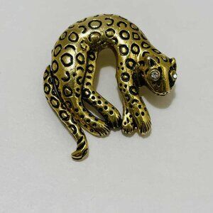 Vintage Gold Tone Leopard Brooch Rhinestone Eyes Articulated Tail Big Cat Pin 1"